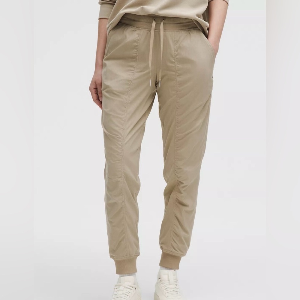 Lululemon sz 8 Dance Studio Mid-Rise Jogger Full Length Sheer Oak tan new cond